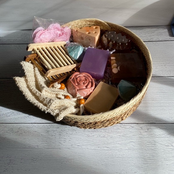 Soap Gift Basket for a Couple or Family ( PRICE IS FIRM ) Christmas gift idea! - Picture 5 of 6